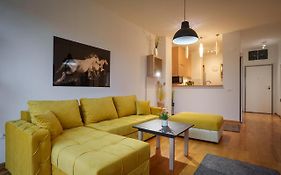 Yellow Lux Apartment